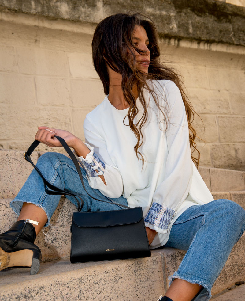 Le-singulier-noir7 Sac à bandoulière en noir - Le singulier